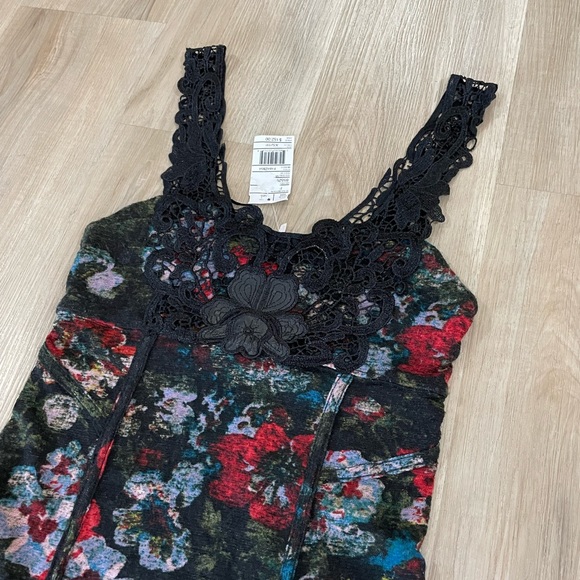 NWT- FREE PEOPLE Floral Tight Fit Dress with Lace Bodice & Straps. Size XS - Picture 4 of 12